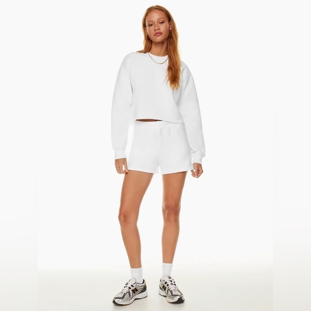 Aritzia Tna Cozy Fleece Perfect Hi-Rise 3" Sweatshort